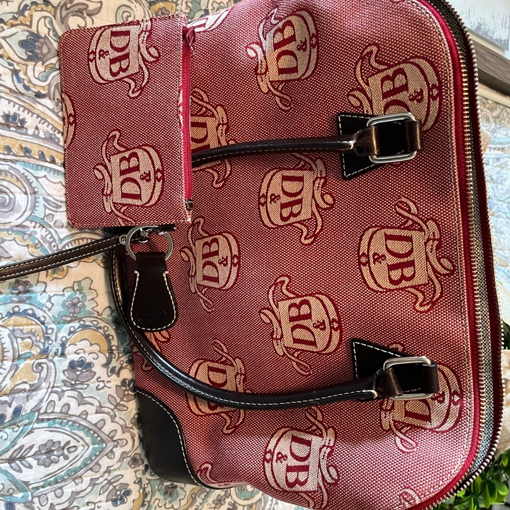 Dooney & Bourke purse